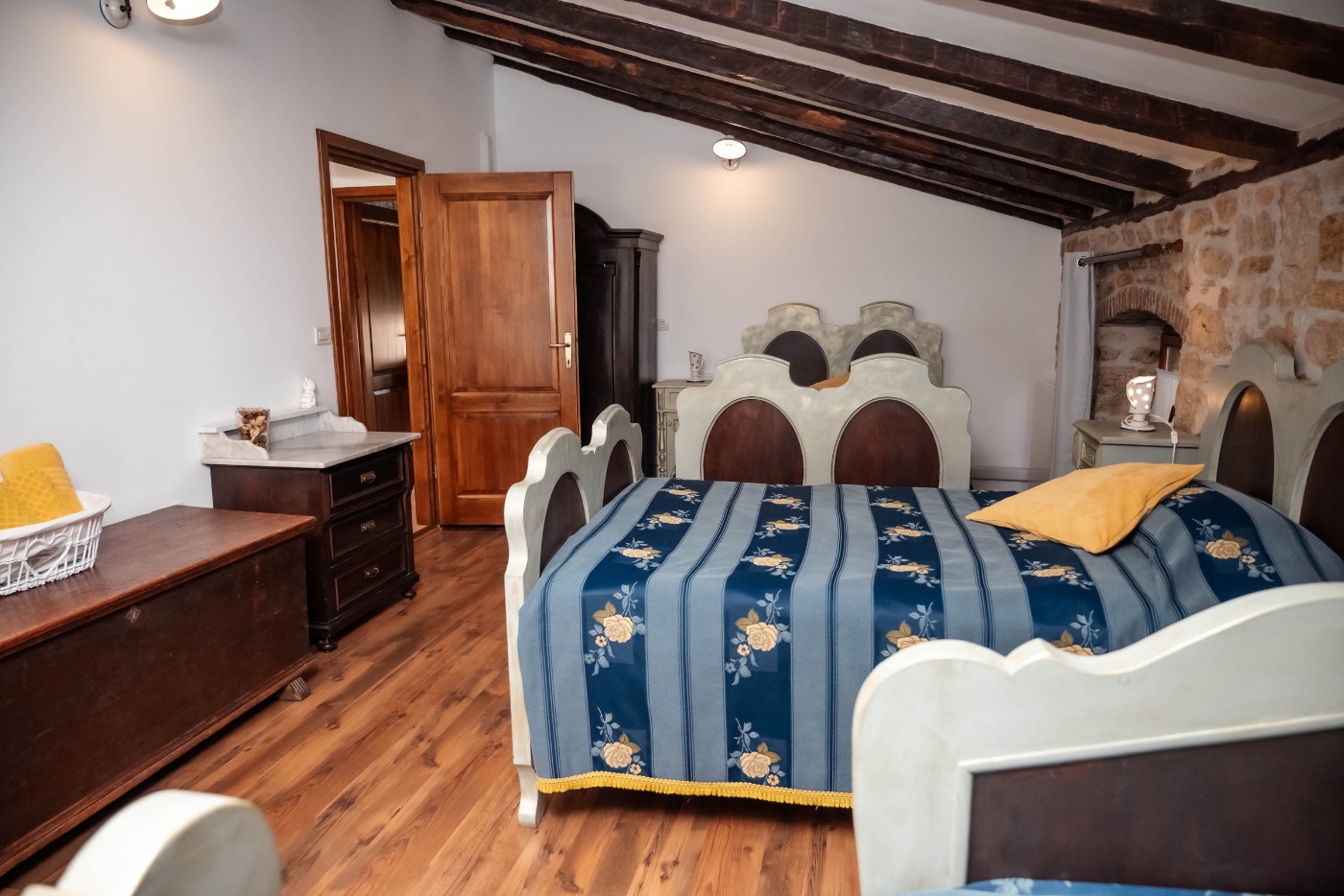 Apartment 2 – Three-bedroom apartment with a terrace