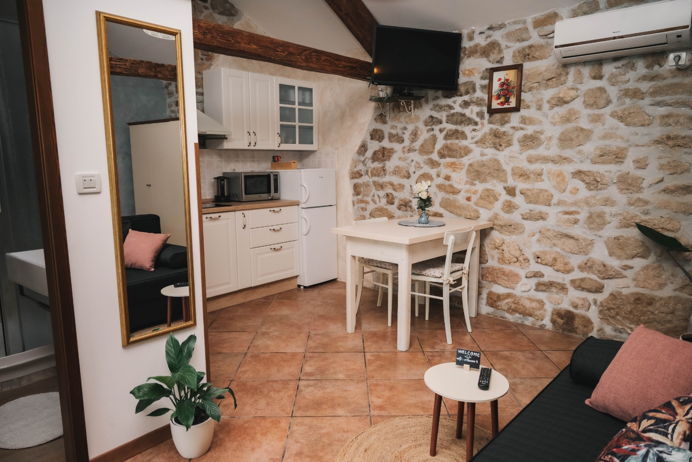 Apartment 3 – studio u depandansi